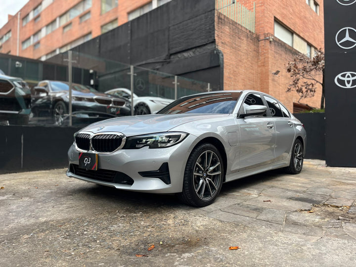 BMW 330e Modelo 2021