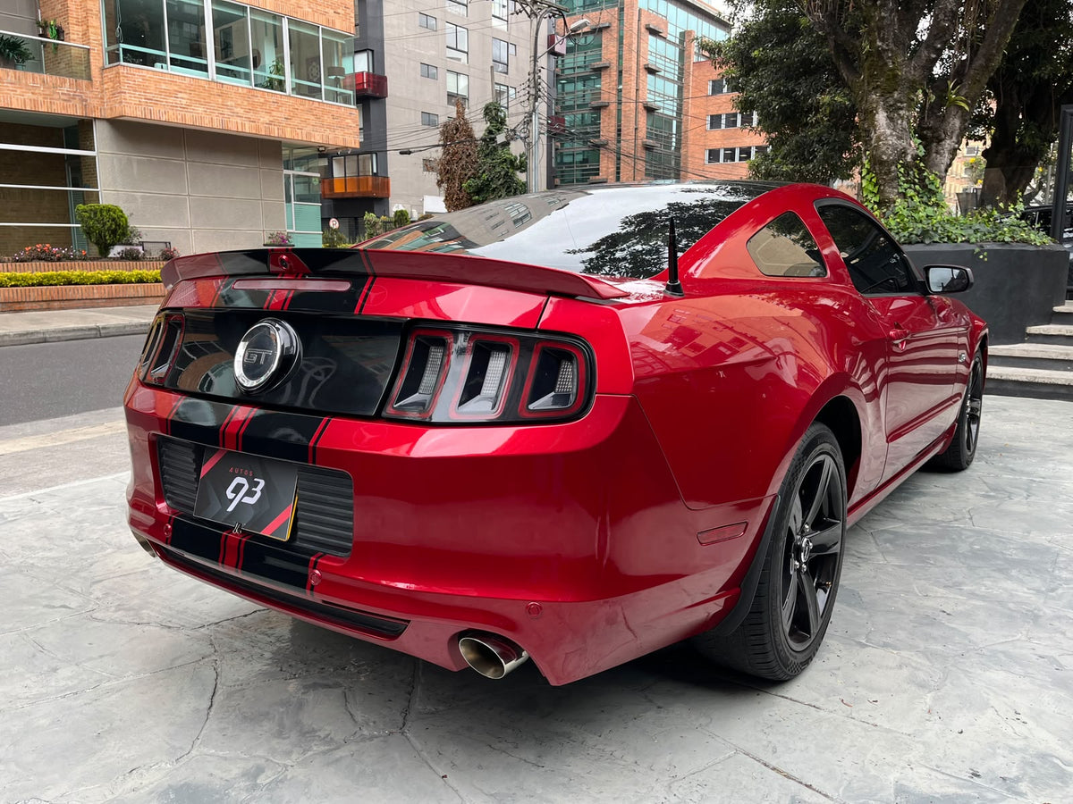 Ford Mustang GT Premium Modelo 2013