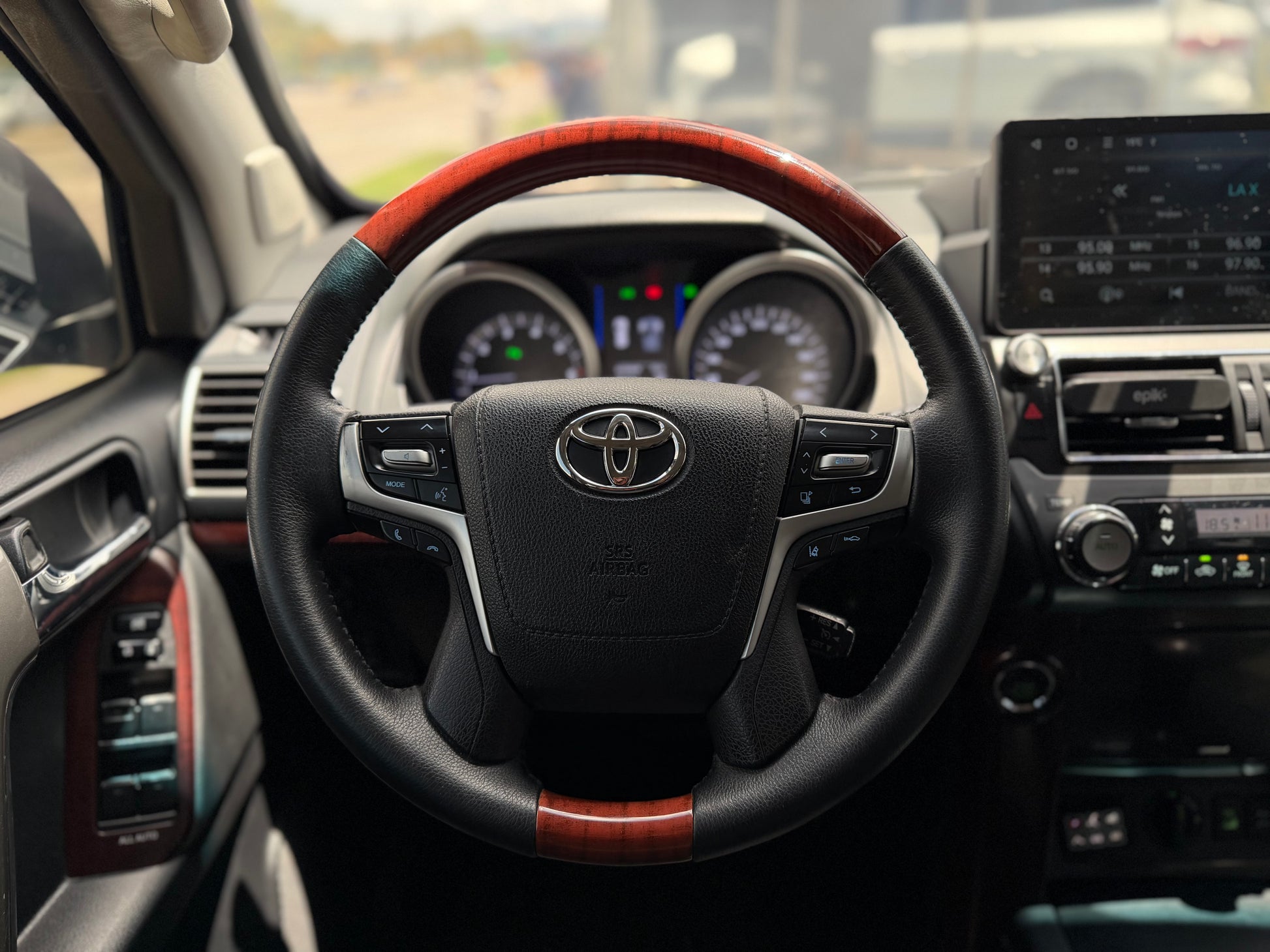 Toyota Prado VX 4.0 Modelo 2017 - Autos 93