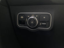 Cargar imagen en el visor de la galería, Mercedes-Benz EQB 350 4MATIC Modelo 2023

