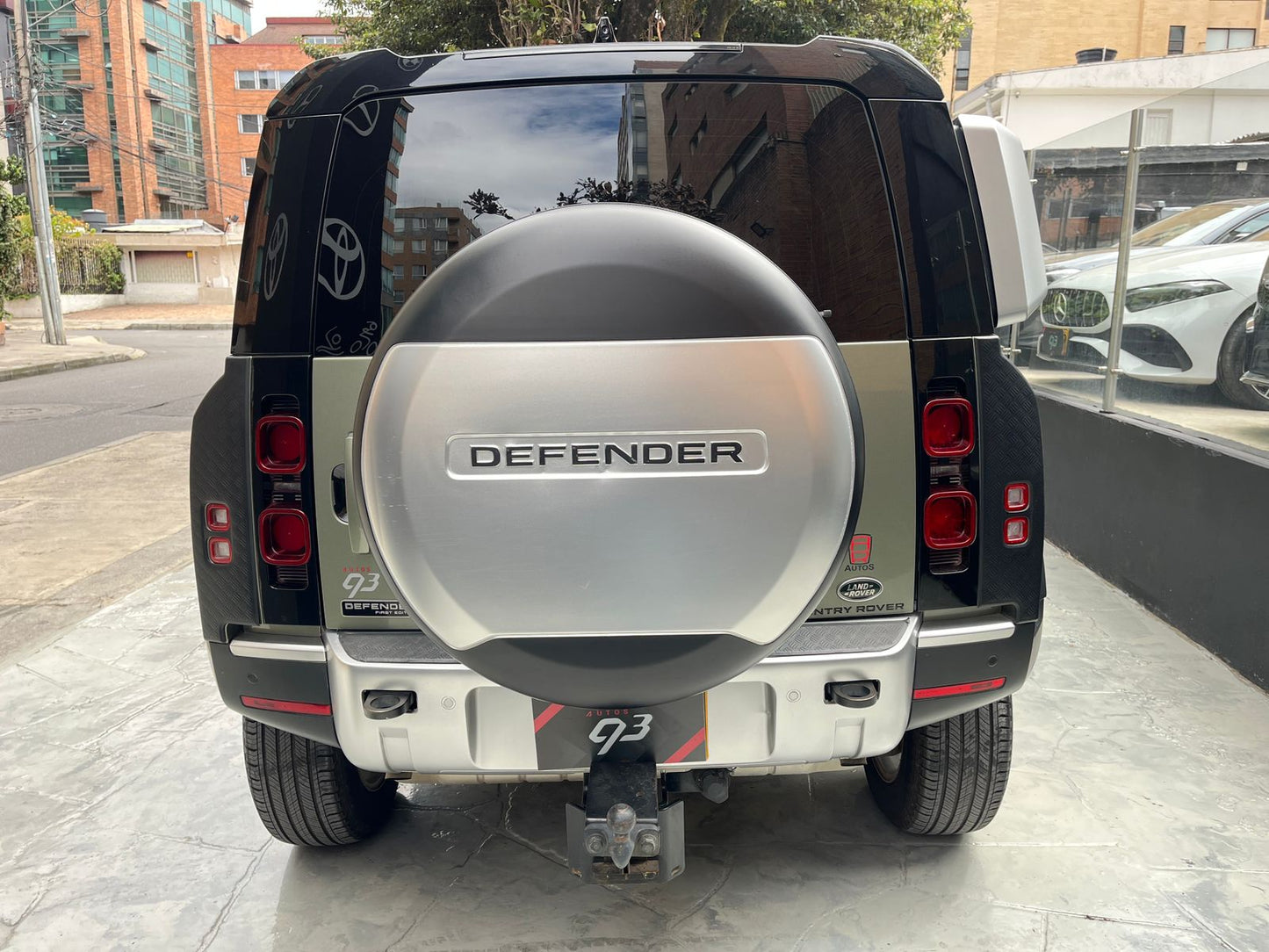 Land Rover Defender First Edition Modelo 2021