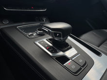 Cargar imagen en el visor de la galería, Audi Q5 45TFSI QUATTRO

