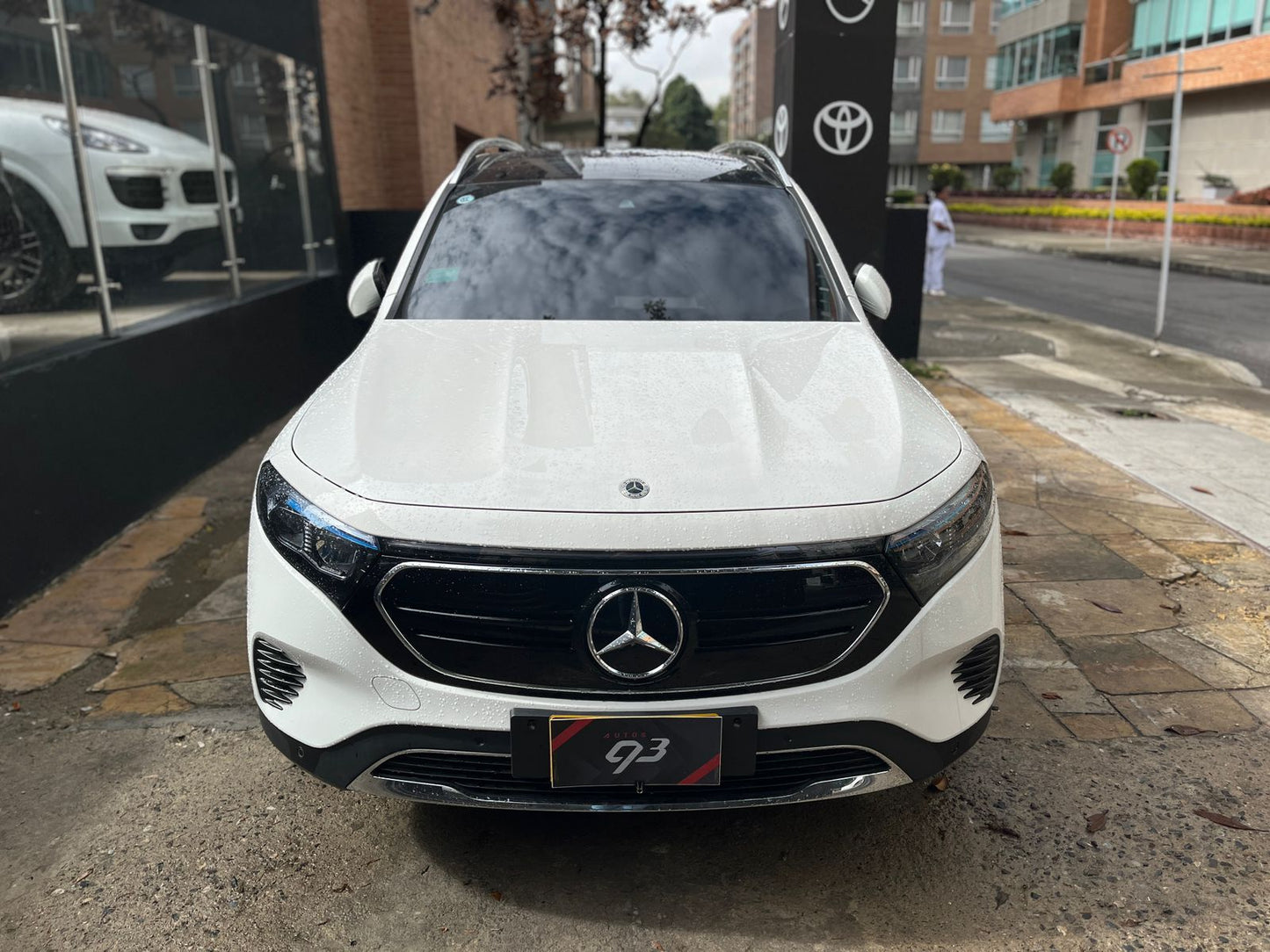 Mercedes Benz EQB260 Modelo 2024