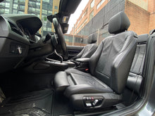 Cargar imagen en el visor de la galería, BMW M240I Cabriolet Modelo 2021

