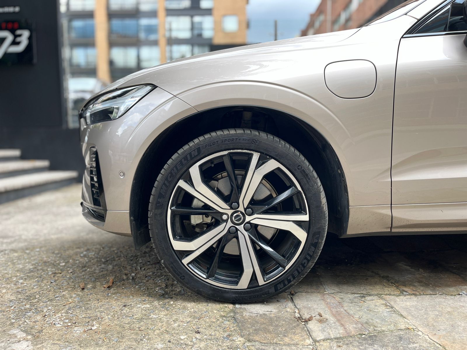 Volvo XC60 T8 Recharge Modelo 2023 - Autos 93