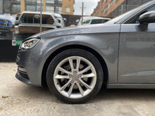 Cargar imagen en el visor de la galería, Audi A3 Sportback Modelo 2017
