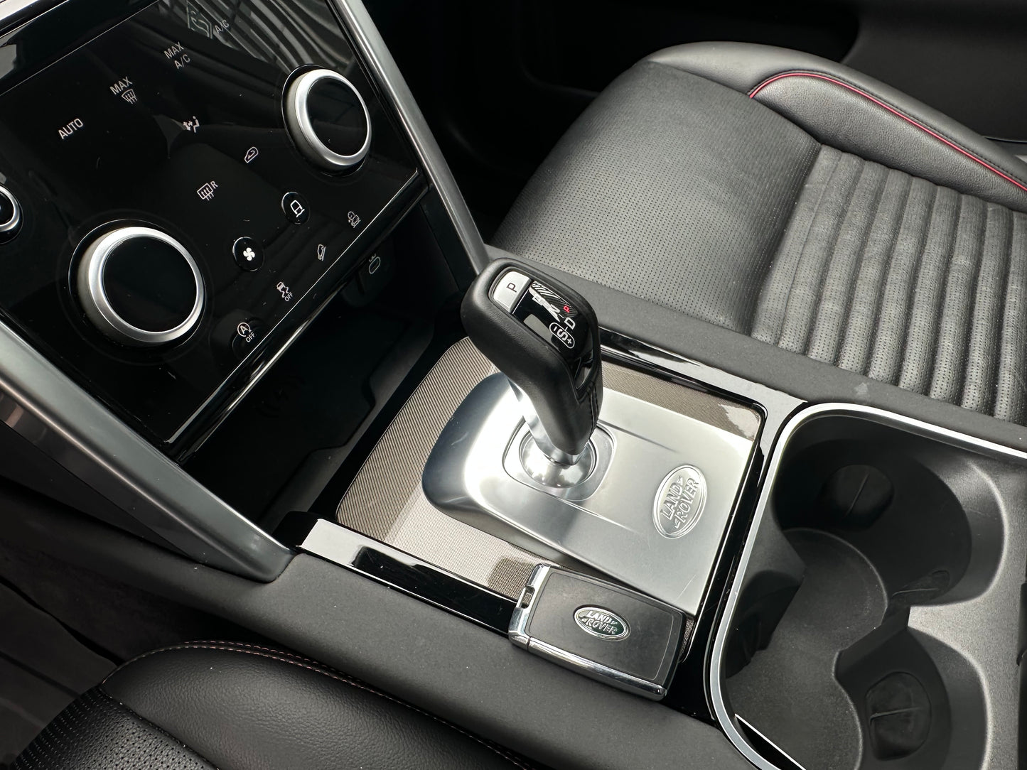 LAND ROVER DISCOVERY SPORT R-DYNAMIC HÍBRIDA (2023)