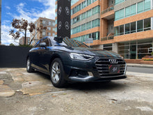 Cargar imagen en el visor de la galería, Audi A4 40 TFSI Hibrido Modelo 2023
