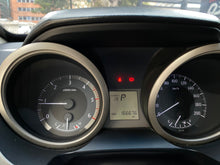 Cargar imagen en el visor de la galería, Toyota Prado TX Blindada Modelo 2013
