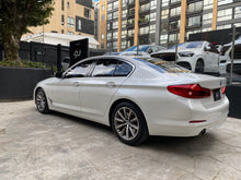 Cargar imagen en el visor de la galería, BMW 520I Modelo 2019
