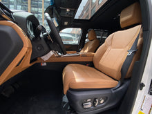 Cargar imagen en el visor de la galería, Lexus LX700H Modelo 2025
