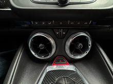 Cargar imagen en el visor de la galería, Chevrolet Camaro RS Modelo 2020
