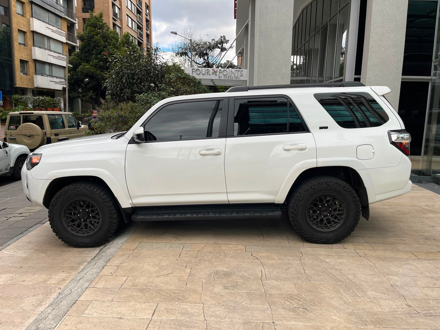 Toyota 4Runner SR5 Modelo 2023