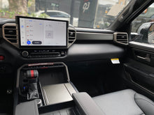 Cargar imagen en el visor de la galería, Toyota Sequoia SR5 Sport Modelo 2025
