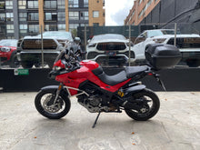 Cargar imagen en el visor de la galería, Ducati Multistrada V2 S Modelo 2024
