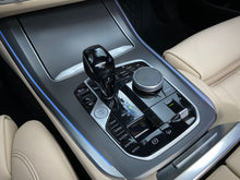Cargar imagen en el visor de la galería, BMW X5 xDrive45E Blindada Modelo 2022

