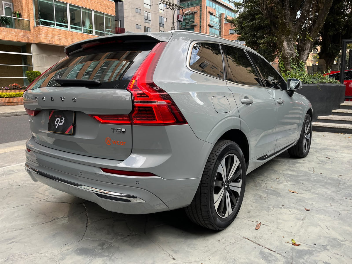 Volvo XC60 T8 Modelo 2025