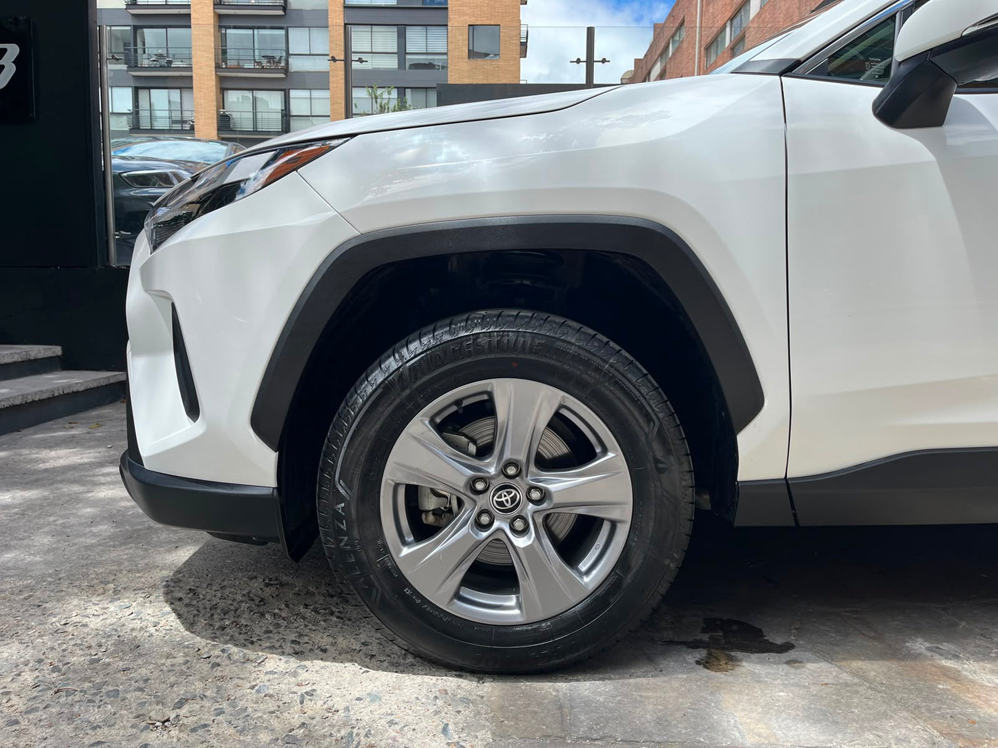 Toyota RAV4 LE Hybrid Modelo 2024