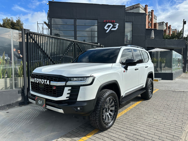 Toyota Land Cruiser 300 GR Sport Modelo 2022