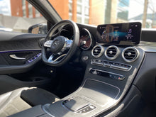 Cargar imagen en el visor de la galería, Mercedes-Benz GLC 300 4MATIC Modelo 2020
