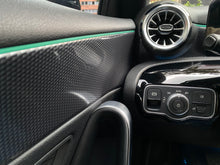 Cargar imagen en el visor de la galería, Mercedes-Benz A200 Hatchback Modelo 2022
