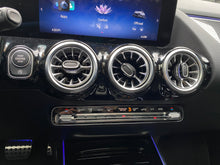 Cargar imagen en el visor de la galería, Mercedes-Benz GLA 250 4MATIC Hibrida Modelo 2025

