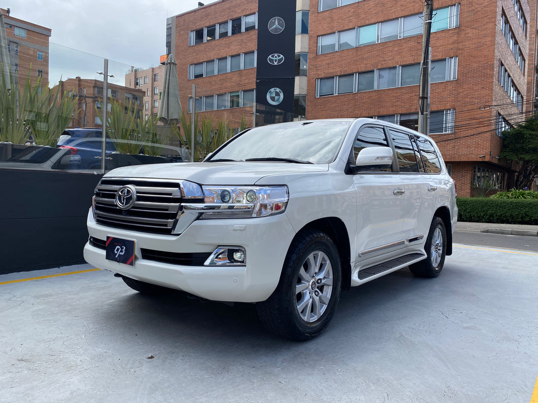 Toyota Land Cruiser 200 GX-R Modelo 2021
