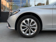 Cargar imagen en el visor de la galería, Mercedes-Benz C200 Modelo 2020

