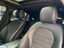 Cargar imagen en el visor de la galería, Mercedes-Benz GLC 300E Coupé Modelo 2022
