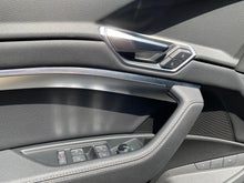 Cargar imagen en el visor de la galería, Audi E-Tron Sportback 55 Quattro Modelo 2022
