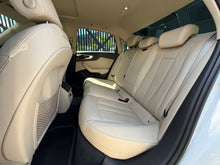 Cargar imagen en el visor de la galería, Audi A4 40TFSI Unique Edition Modelo 2023 - Autos 93
