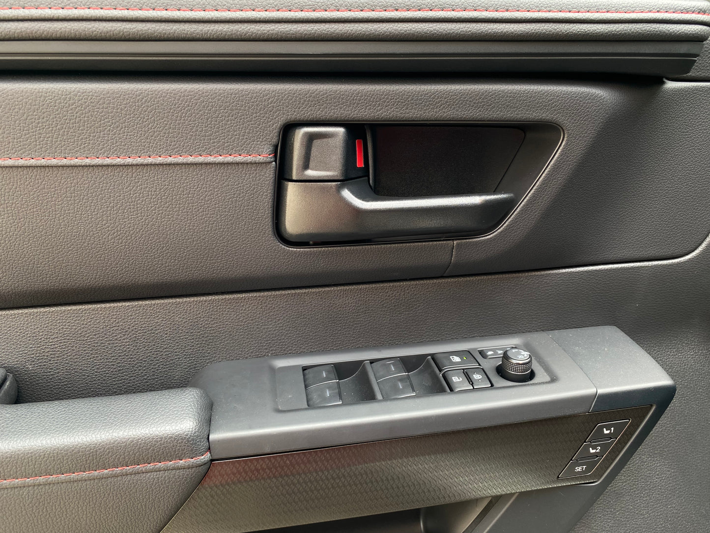 Toyota Sequoia TRD PRO Hibrida Modelo 2025