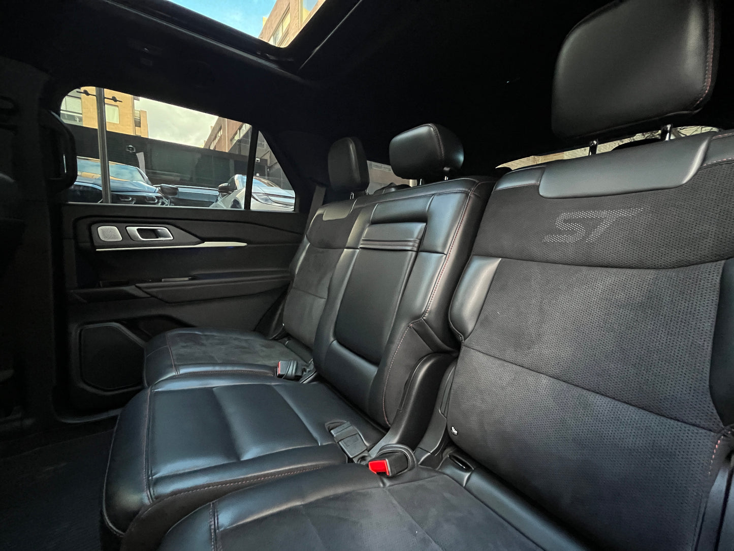 Ford Explorer ST Modelo 2025