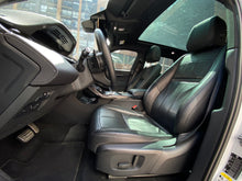 Cargar imagen en el visor de la galería, Land Rover Range Rover Evoque P250S Modelo 2020
