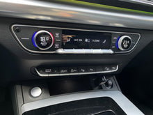 Cargar imagen en el visor de la galería, Audi Q5 Sportback Híbrida Modelo 2023
