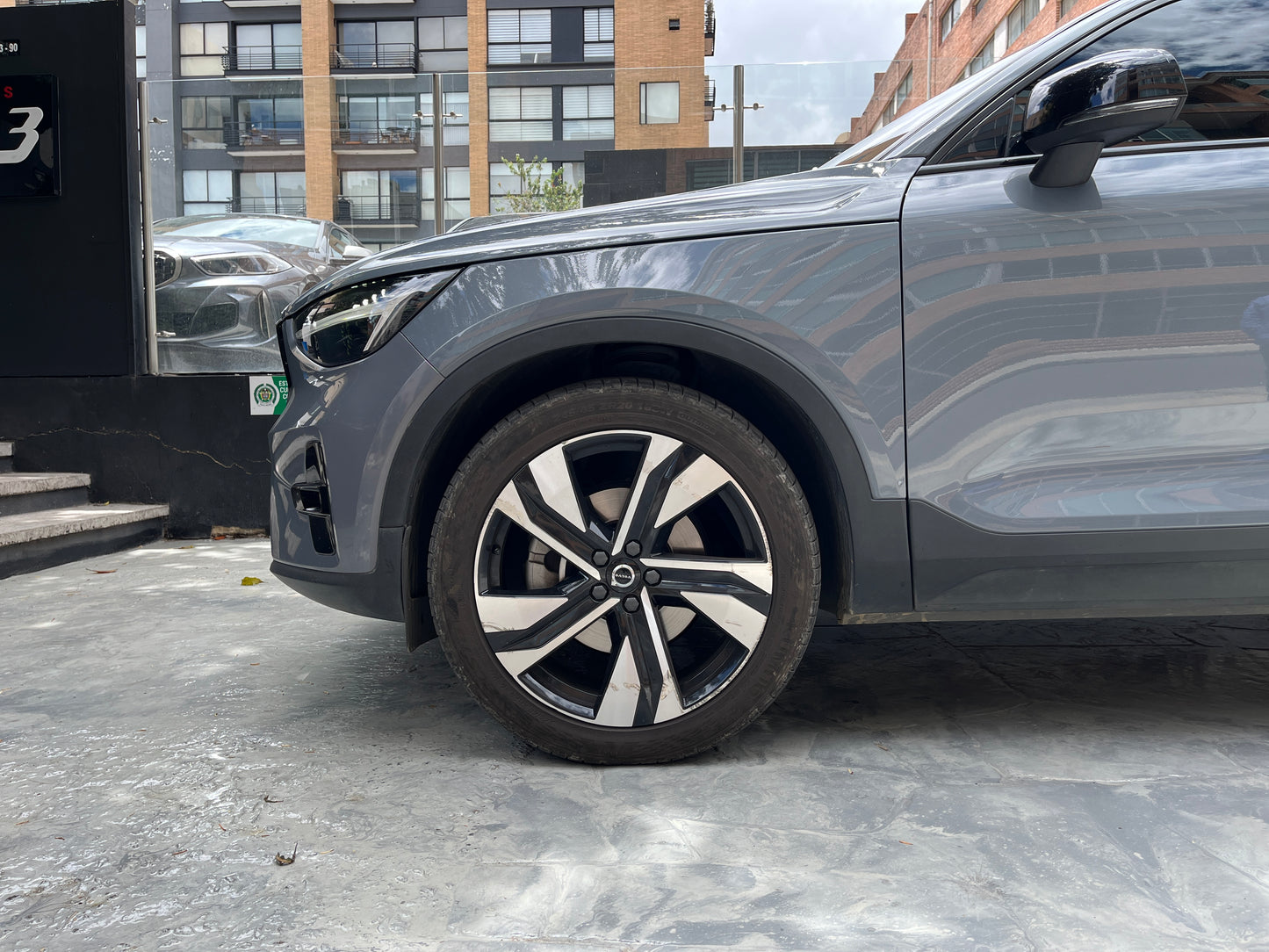Volvo XC40 B5 AWD Hybrid Modelo 2023