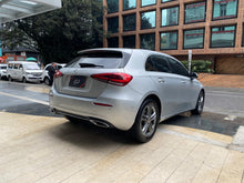 Cargar imagen en el visor de la galería, Mercedes-Benz A200 HatchBack Modelo 2019
