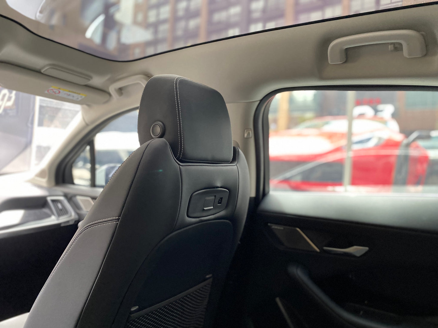 Jaguar I-PACE EV 400S Modelo 2021 - Autos 93