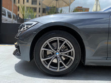 Cargar imagen en el visor de la galería, BMW 320I Modelo 2020

