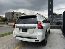 Cargar imagen en el visor de la galería, Toyota Prado TXL Modelo 2014
