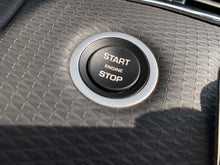 Cargar imagen en el visor de la galería, Land Rover Range Rover Evoque P250S Modelo 2020
