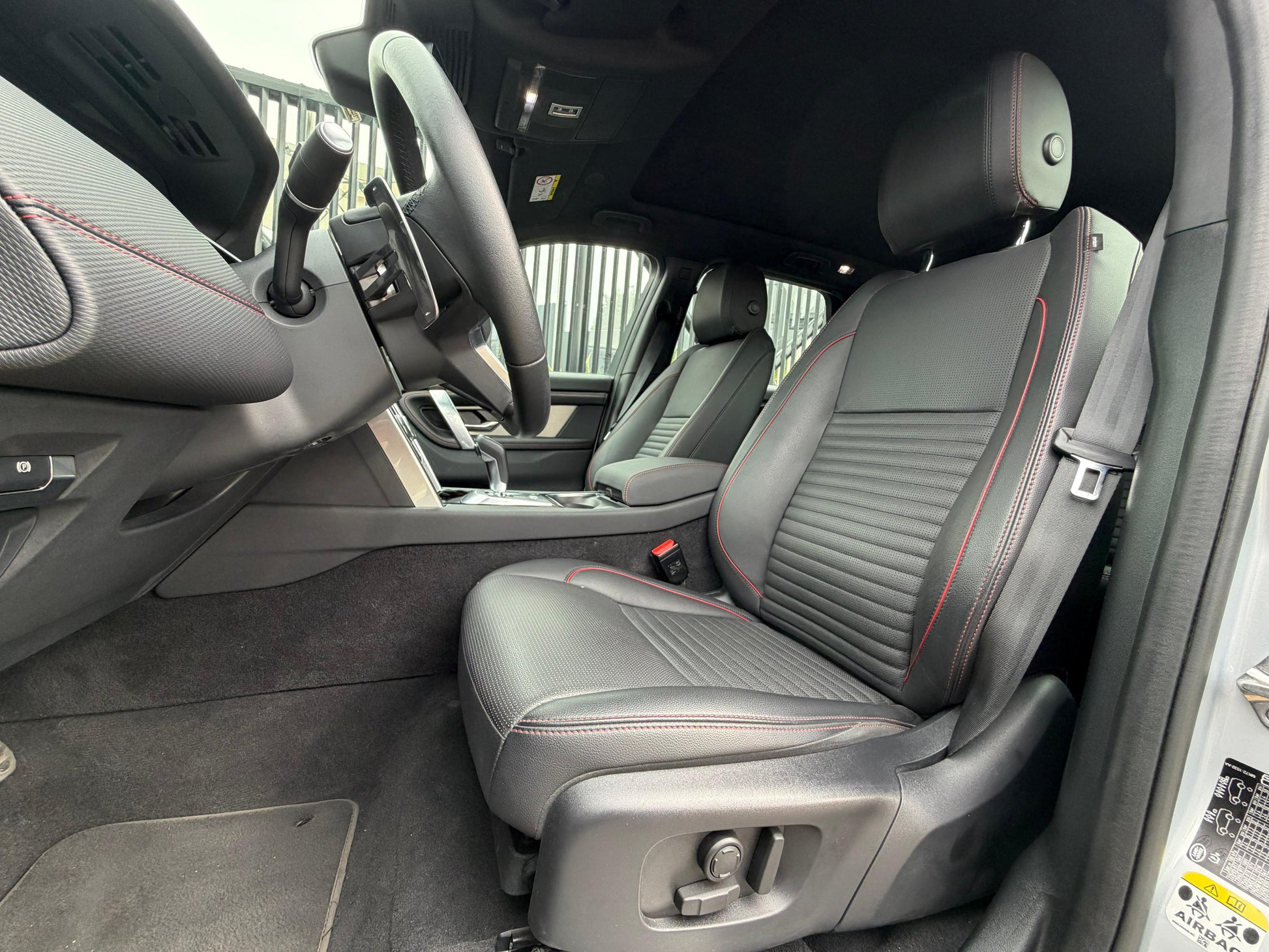 Land Rover Discovery MHEV Modelo 2023 - Autos 93