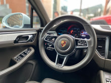 Cargar imagen en el visor de la galería, Porsche Macan GTS Modelo 2018
