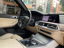 Cargar imagen en el visor de la galería, BMW X5 xDrive45E Blindada Modelo 2020
