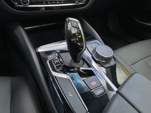 Cargar imagen en el visor de la galería, BMW 520I Modelo 2019
