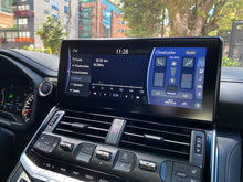 Cargar imagen en el visor de la galería, Toyota Land Cruiser 300 ZX Modelo 2023
