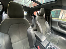 Cargar imagen en el visor de la galería, Volvo XC40 T4 Modelo 2019
