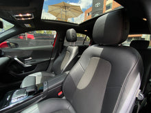 Cargar imagen en el visor de la galería, Mercedes-Benz A 200 HatchBack Modelo 2020
