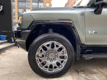 Cargar imagen en el visor de la galería, GMC Hummer EV 3X Modelo 2024
