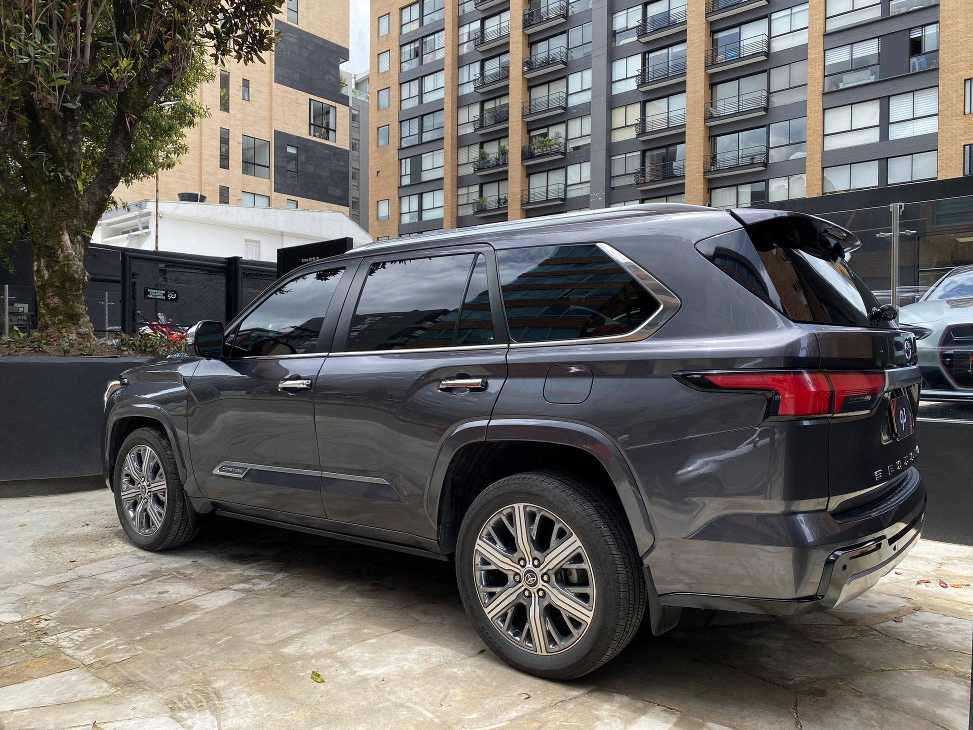 Toyota Sequoia Capstone Hibrida Modelo 2026 (IMPORTACIÓN) - Autos 93